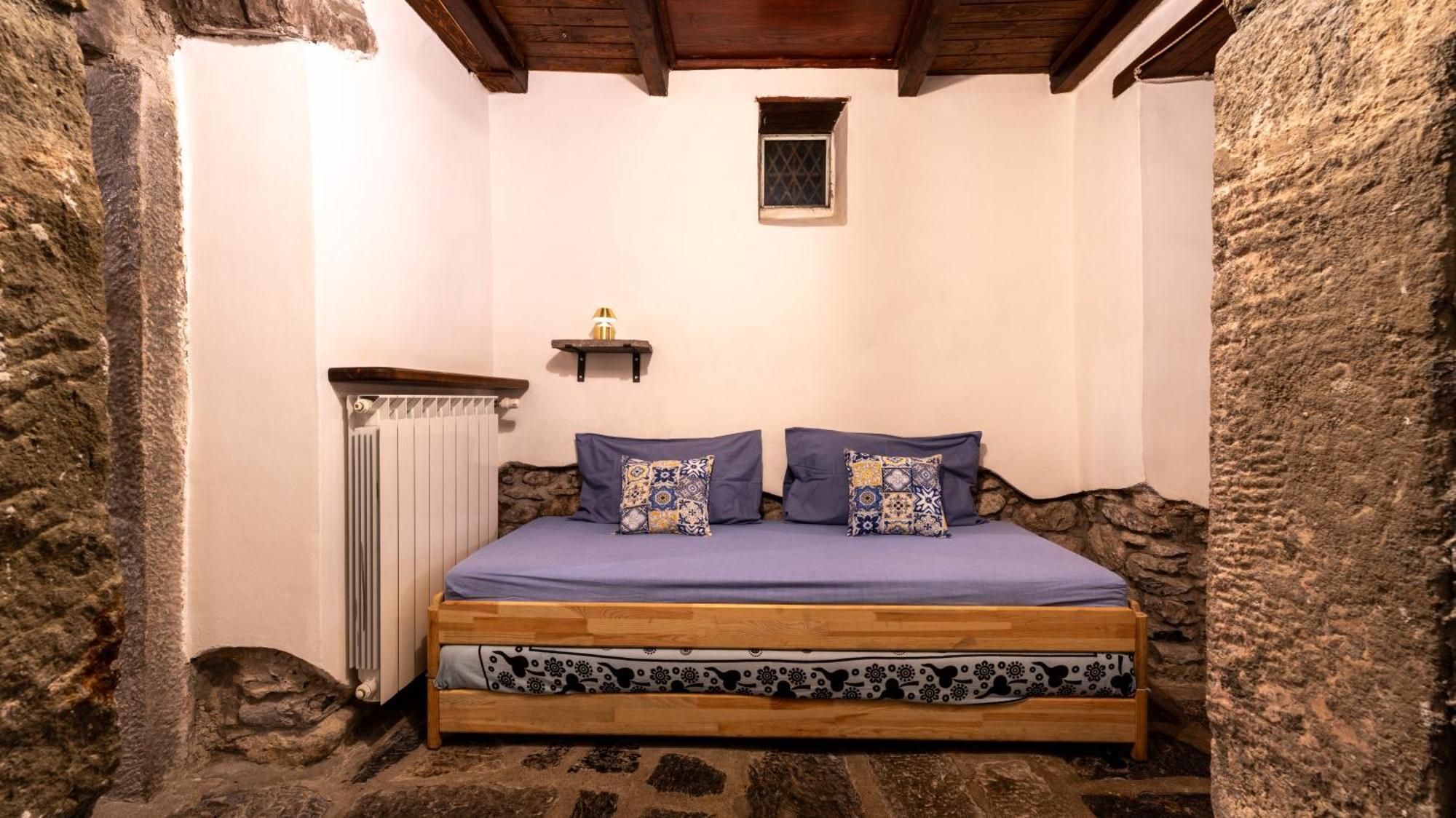 Bed and Breakfast La Casa Delle Pietre Parlanti - Casa In Pietra Ai Piedi Del Parco Delle 5 Terre à Biassa Extérieur photo